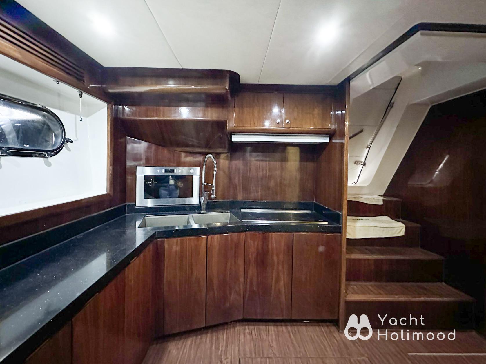 AE01 Large Luxury Yacht 23