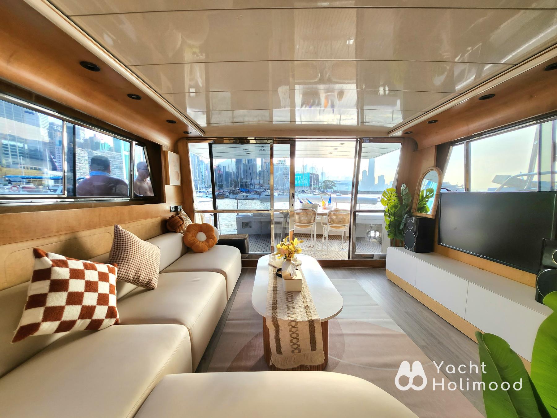 EX02 Vintage Instagram style! Sanlorenzo Cruiser Night Charter| Victoria Harbour Tour 3