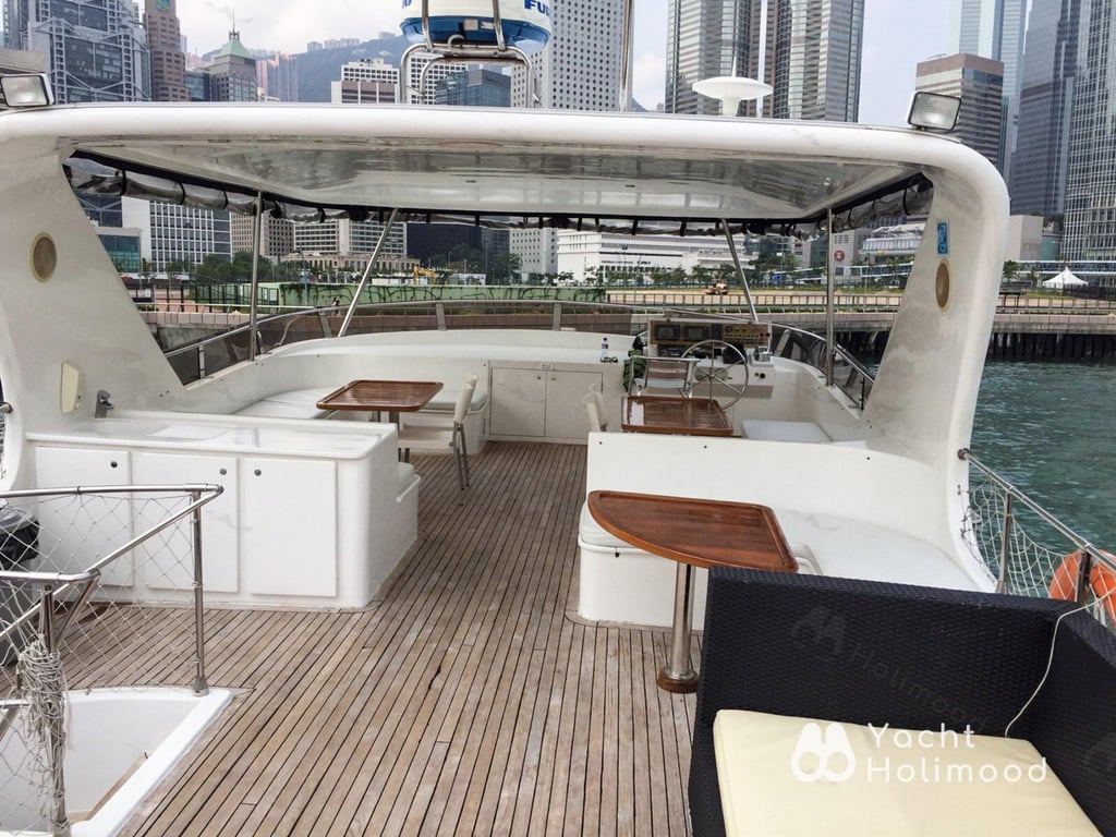 HF02 Night Charter Cruiser 5