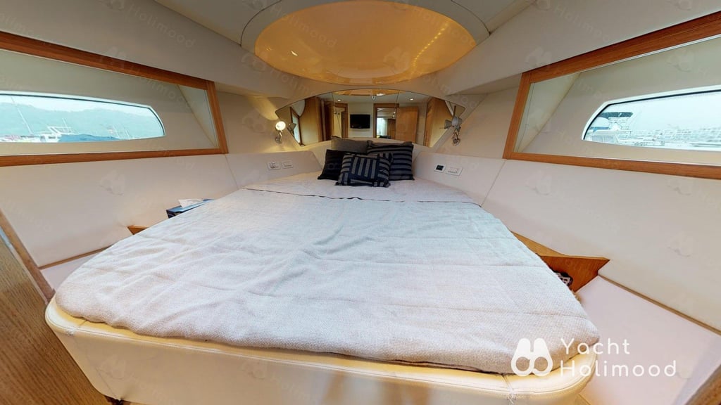 NW04 City Day Charter Luxury Yacht 12