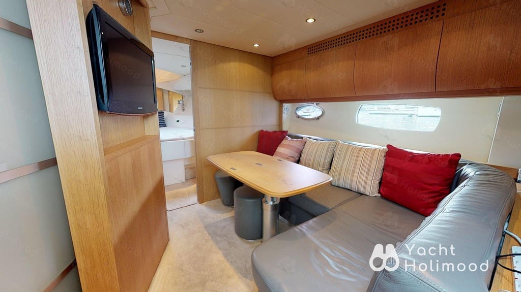 NW04 City Day Charter Luxury Yacht 11