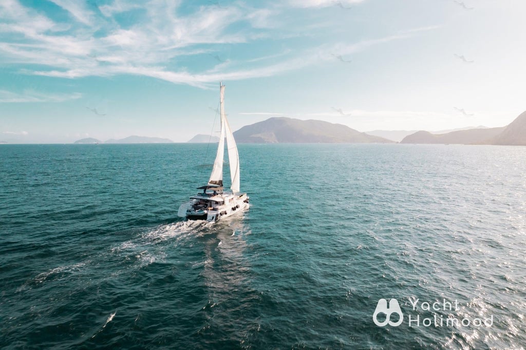 SL01 Catamaran Charter Package 4/8 hrs (Include water toy) 10