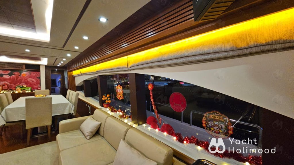 ME01 Tailor-made 92-Fleet Luxury Yacht service (with 6 Staff Members Serving) 10