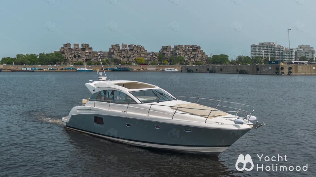 MT03 Yacht Charter Service 1