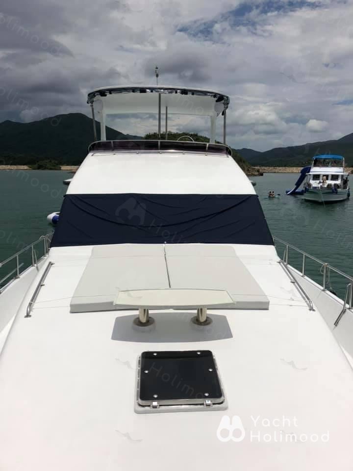 RW03 Sai Kung Day Charter Cruiser with Free Water Activities 2
