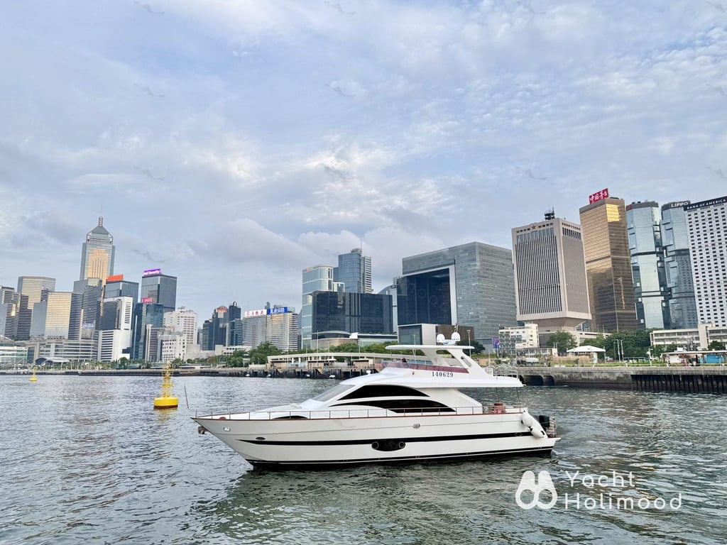IE02 大型豪华西式游艇套餐 (户外梳化区, 可加选海上泳池) 1