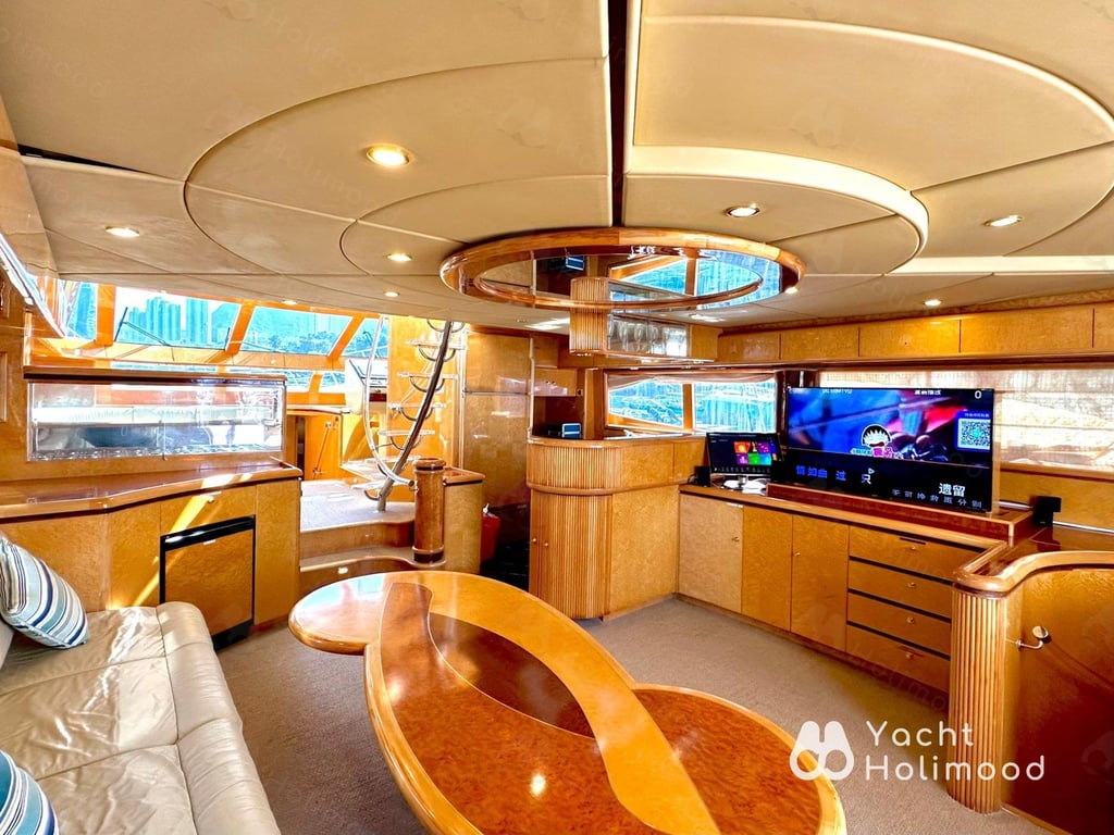 AZ02 City Night charter Luxury Yacht [Victoria Harbour landing and boarding] 6