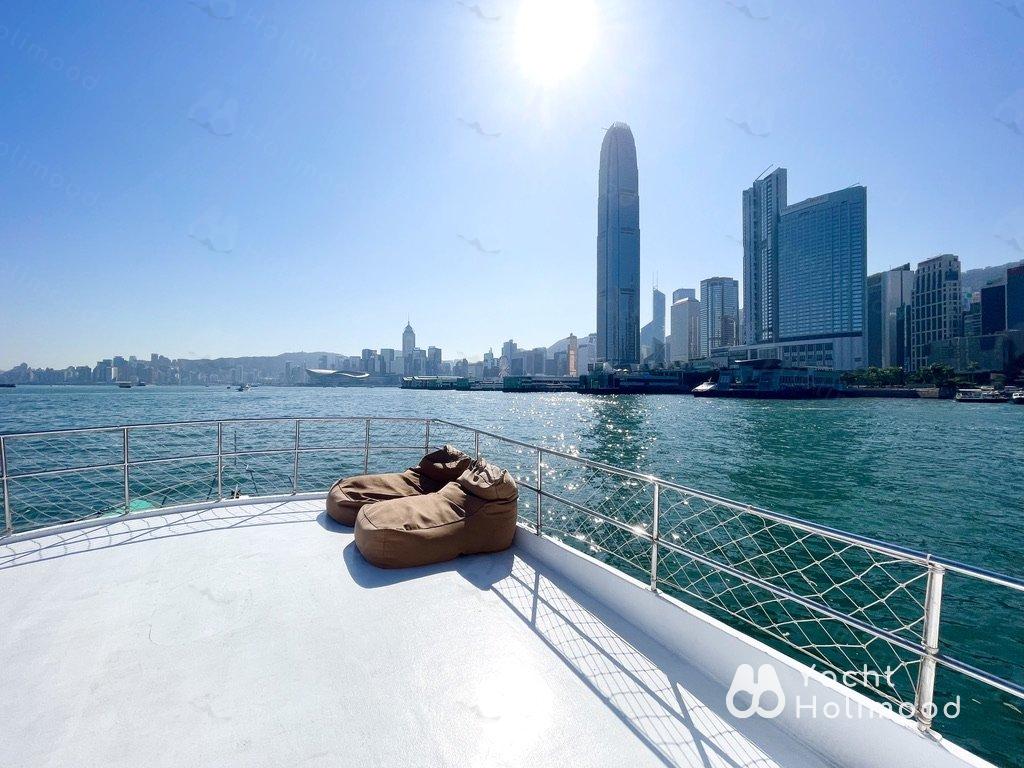 MZ01 City Night Charter Cruiser  4