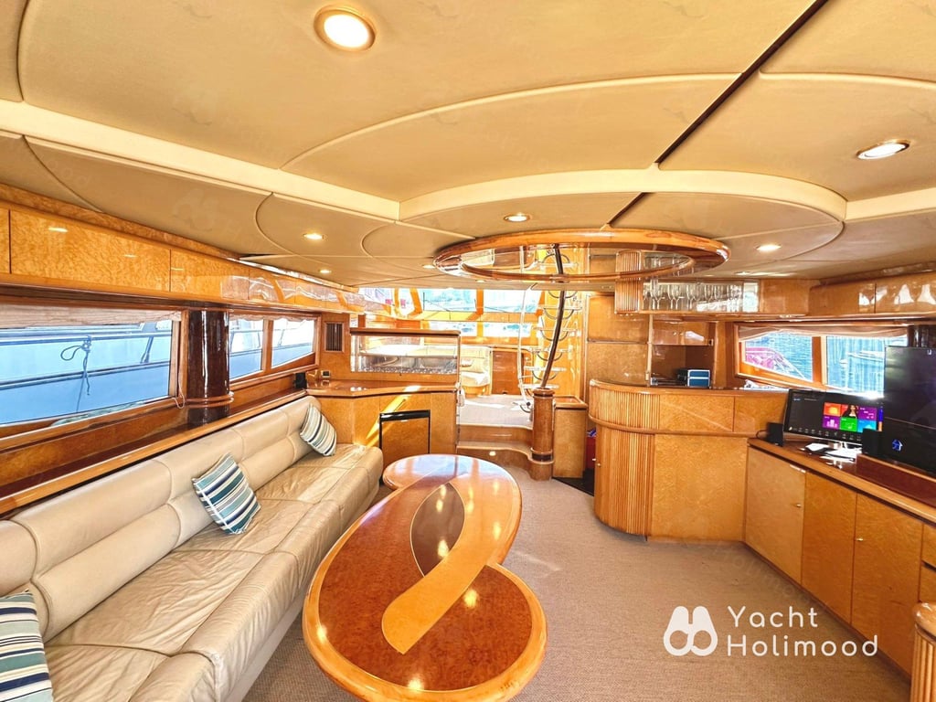 AZ02 City Night charter Luxury Yacht [Victoria Harbour landing and boarding] 7