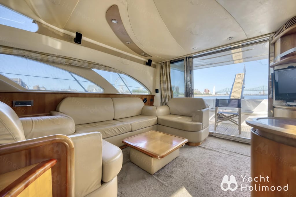 MT04 3 Hour Yacht Charter 6