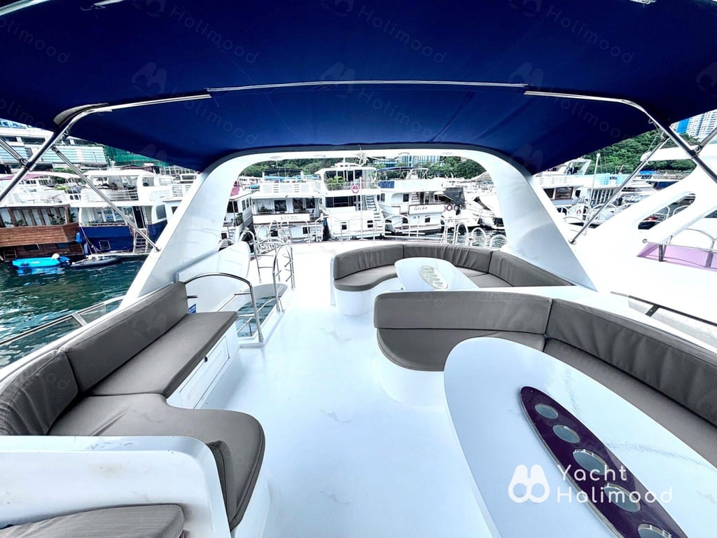 IE01 70'' Cruiser (Cuttlefish Fishing/ Harbour Night Cruies, Sofa Area) 4