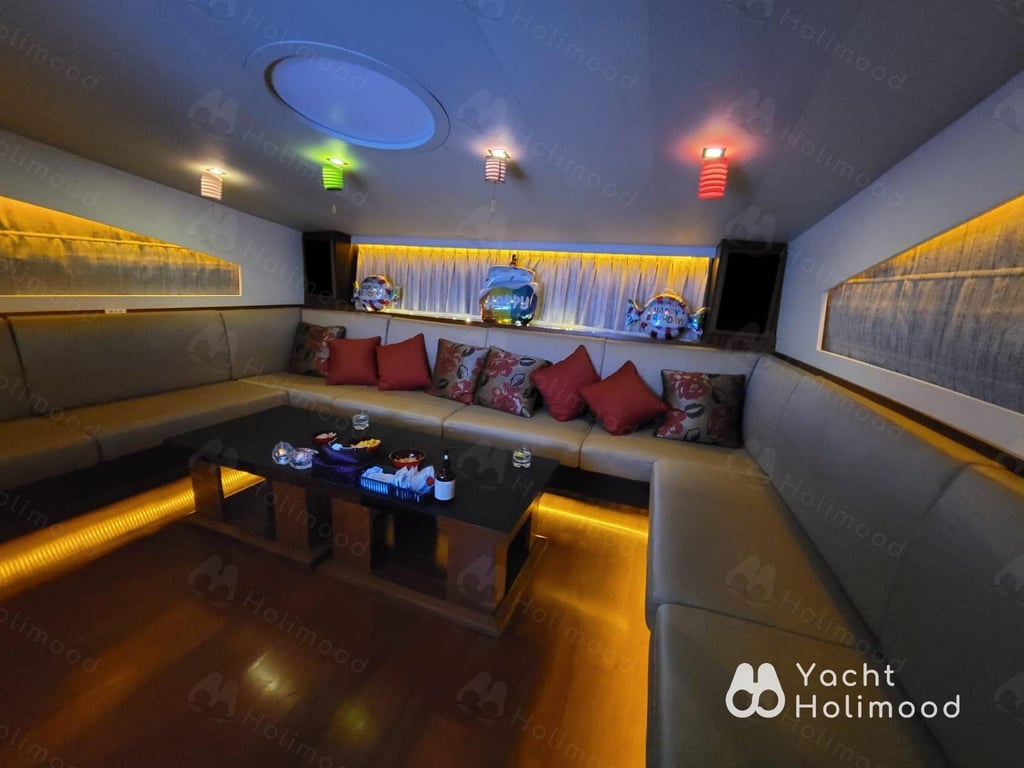 ME01 Tailor-made 92-Fleet Luxury Yacht service (with 6 Staff Members Serving) 45