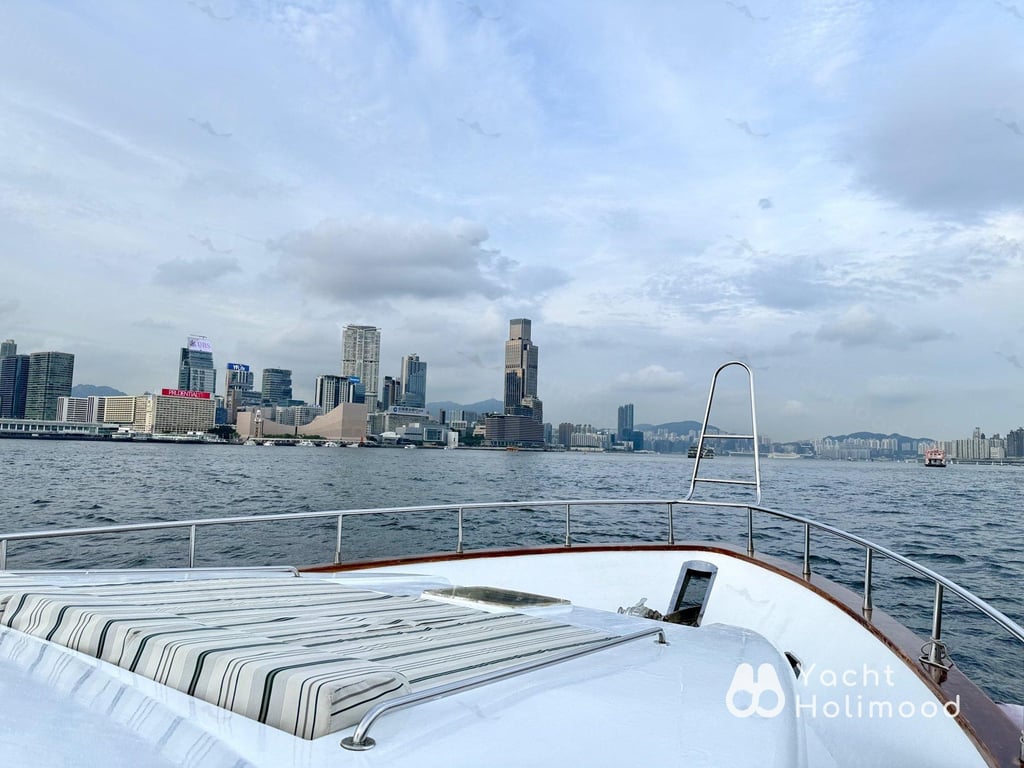 IE02 大型豪华西式游艇套餐 (户外梳化区, 可加选海上泳池) 10