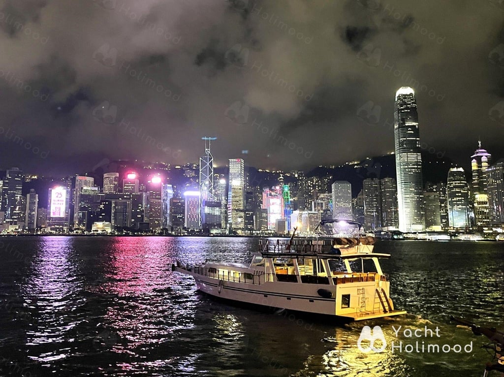 SL11 夜间市区派对王｜夜游维港 / 钓墨鱼游艇｜经典游艇甲板够大 5