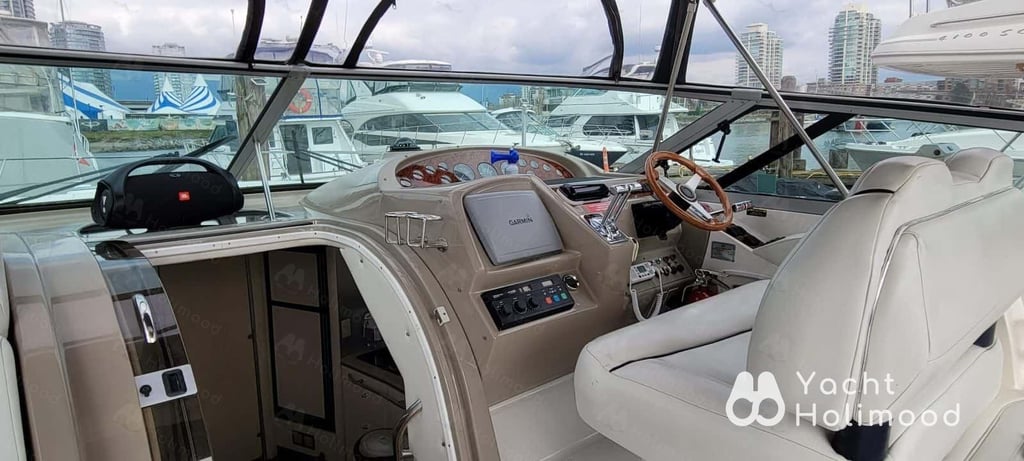 YALLA HABIBI 4 Hour Yacht Charter 2