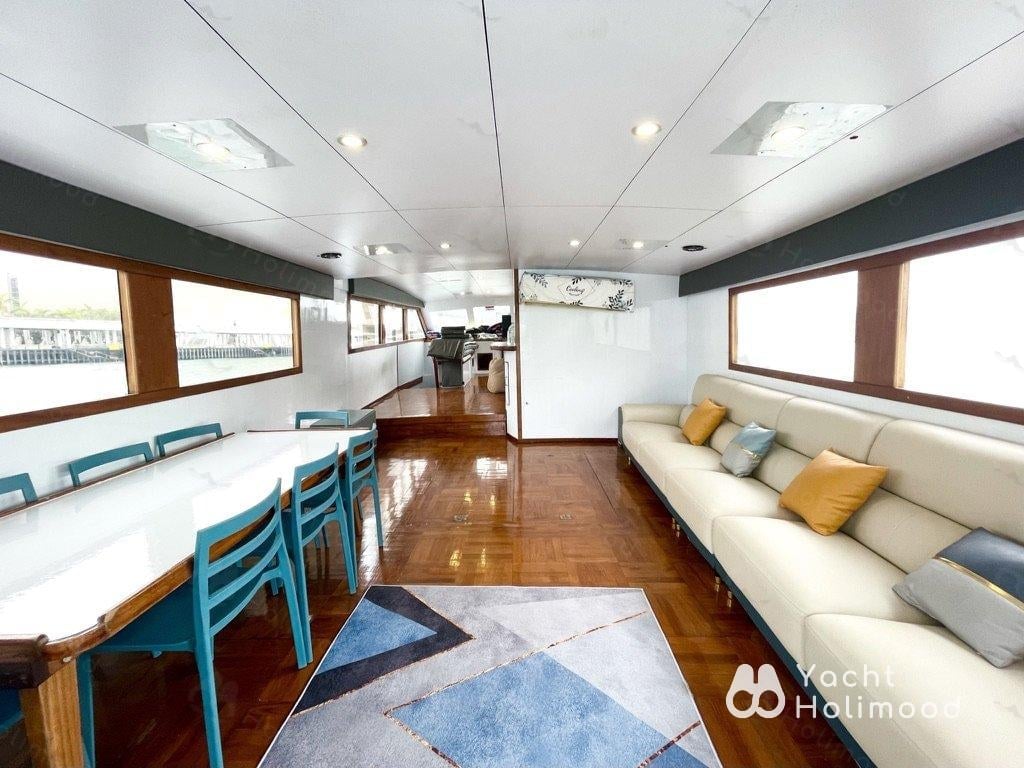 MZ01 City Night Charter Cruiser  12