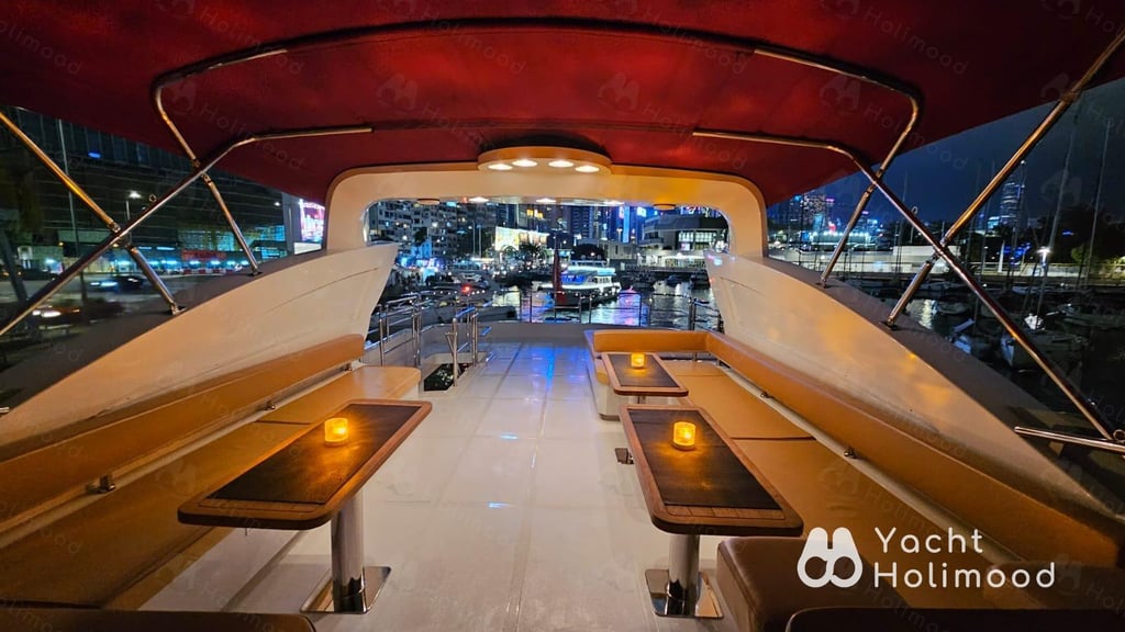 ME01 Tailor-made 92-Fleet Luxury Yacht service (with 6 Staff Members Serving) 8
