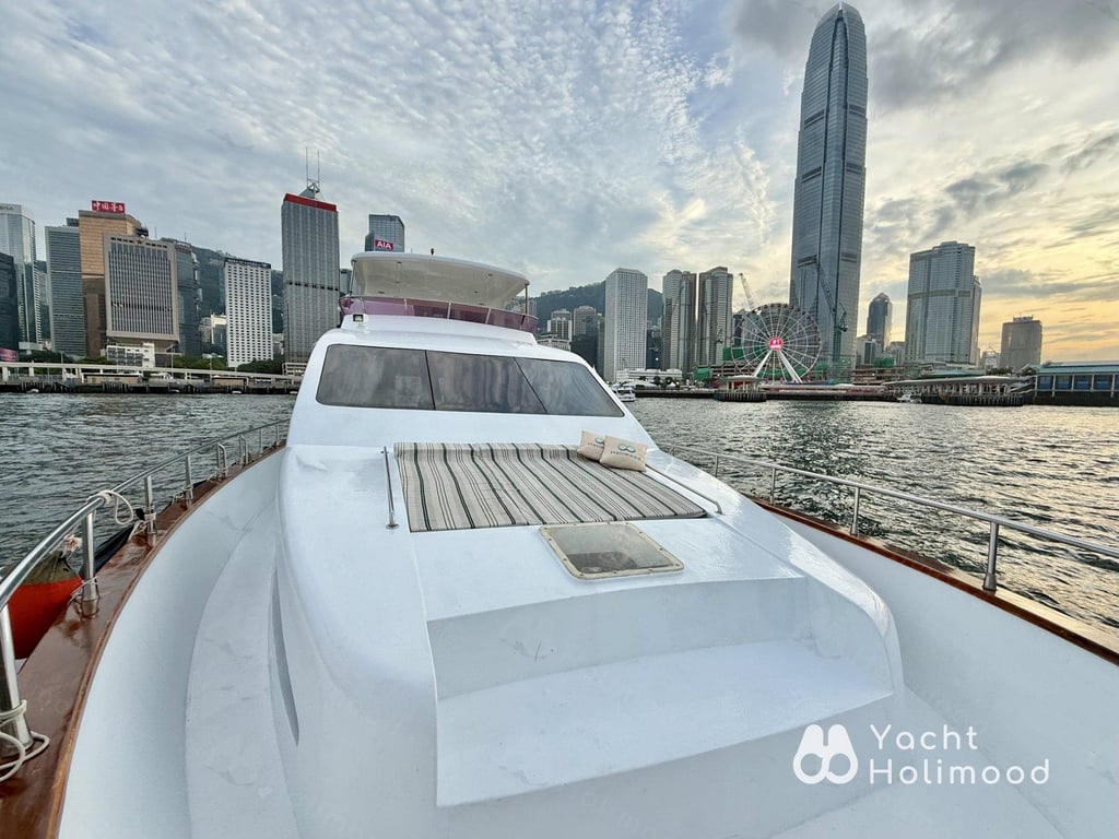 IE02 大型豪华西式游艇套餐 (户外梳化区, 可加选海上泳池) 8