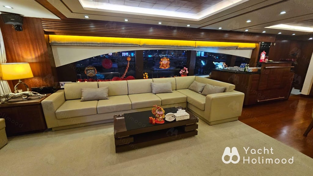 ME01 Tailor-made 92-Fleet Luxury Yacht service (with 6 Staff Members Serving) 17
