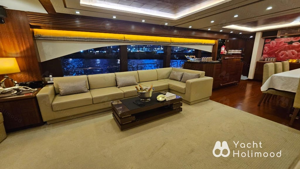 ME01 Tailor-made 92-Fleet Luxury Yacht service (with 6 Staff Members Serving) 24