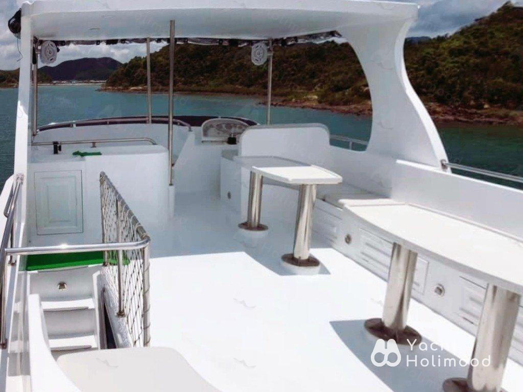 RW03 Sai Kung Day Charter Cruiser with Free Water Activities 13