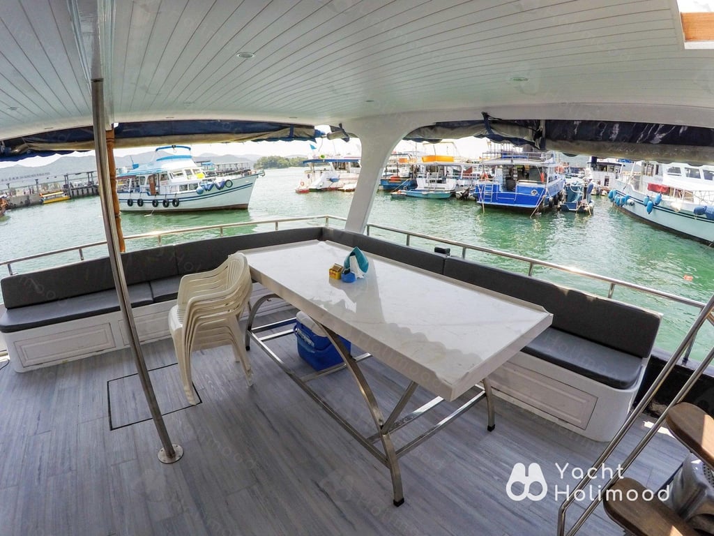AP01 Sai Kung Junk Boat Night Charter / Squid Fishing Trip 9