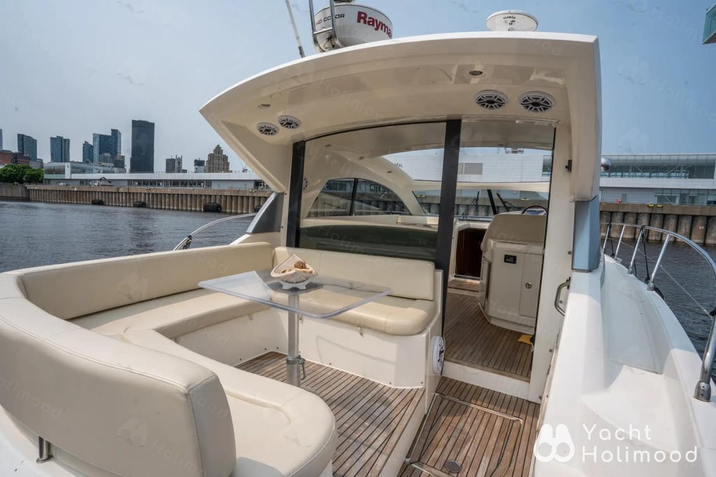 MT03 Yacht Charter Service 5