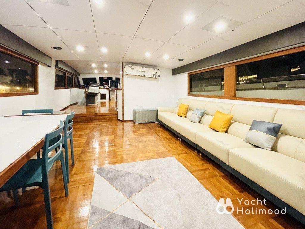 MZ01 City Night Charter Cruiser  9