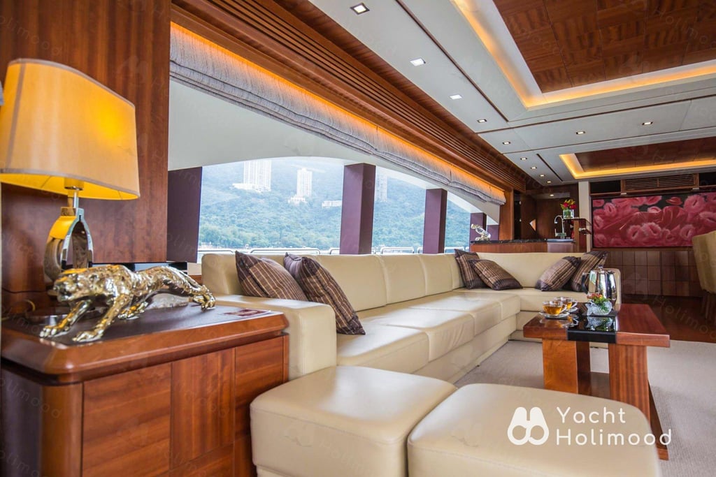 ME01 Tailor-made 92-Fleet Luxury Yacht service (with 6 Staff Members Serving) 29