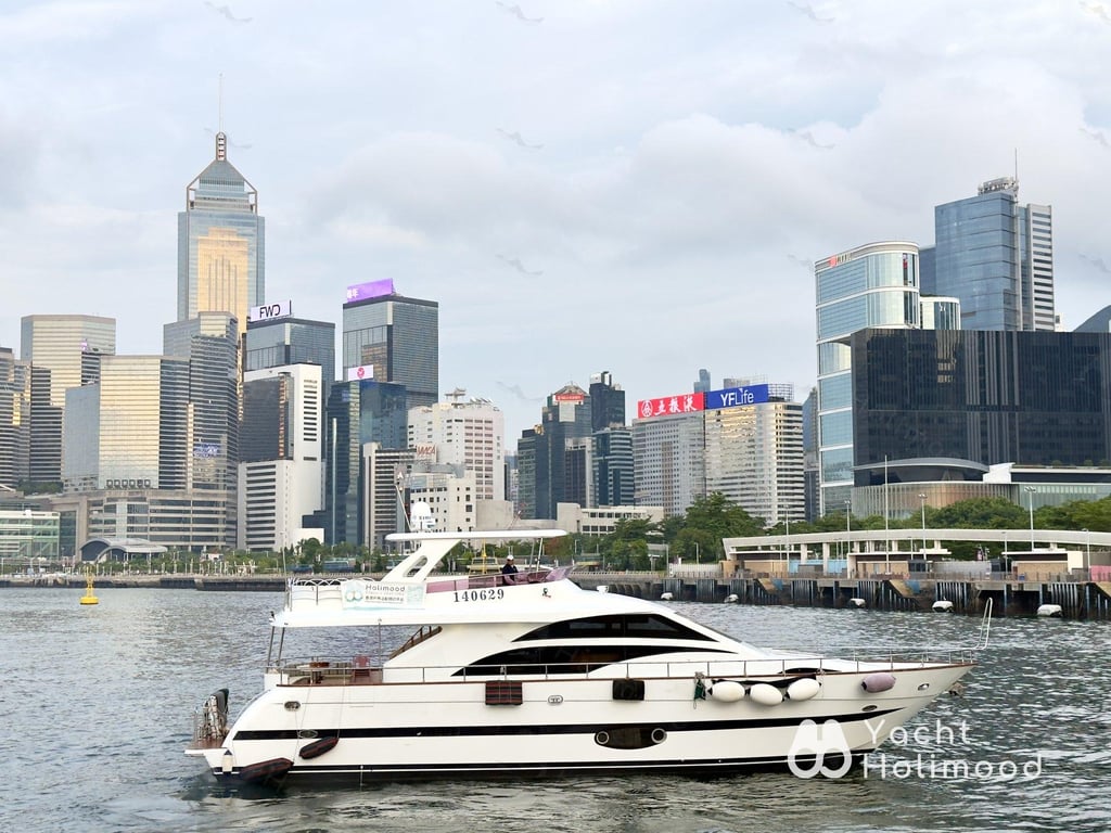 IE02 大型豪华西式游艇套餐 (户外梳化区, 可加选海上泳池) 3