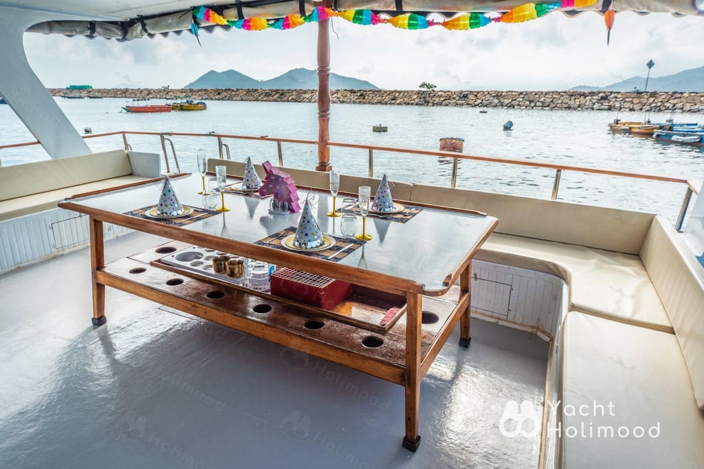 RS01 City Night Charter Junk Boat 8