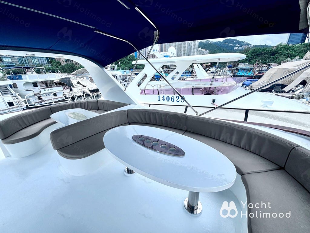 IE01 70'' Cruiser (Cuttlefish Fishing/ Harbour Night Cruies, Sofa Area) 6