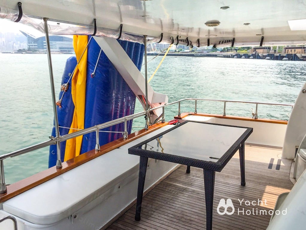 HF02 Night Charter Cruiser 6