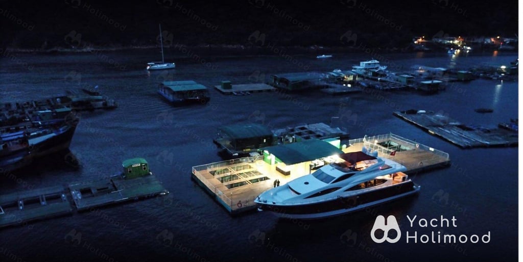 ME01 Tailor-made 92-Fleet Luxury Yacht service (with 6 Staff Members Serving) 18