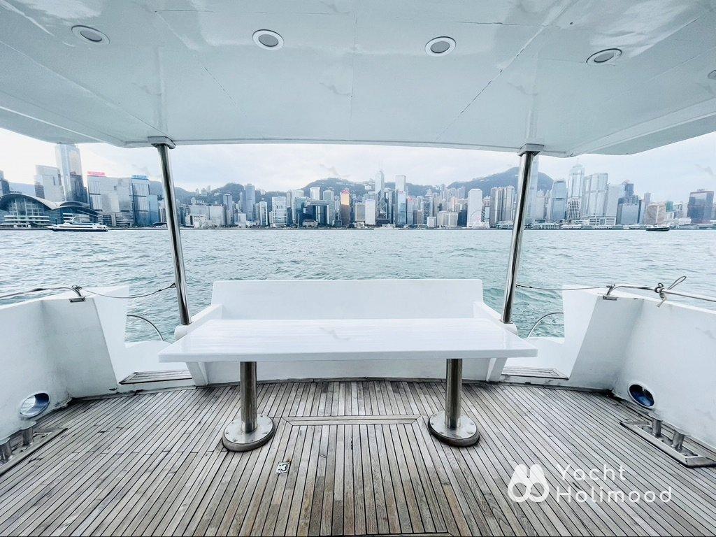 MZ01 City Night Charter Cruiser  8