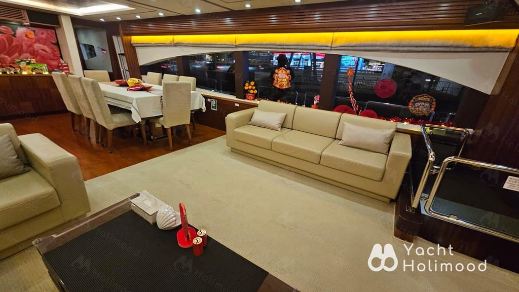 ME01 Tailor-made 92-Fleet Luxury Yacht service (with 6 Staff Members Serving) 16