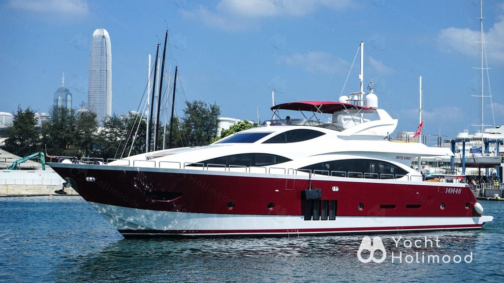 ME01 Tailor-made 92-Fleet Luxury Yacht service (with 6 Staff Members Serving) 2