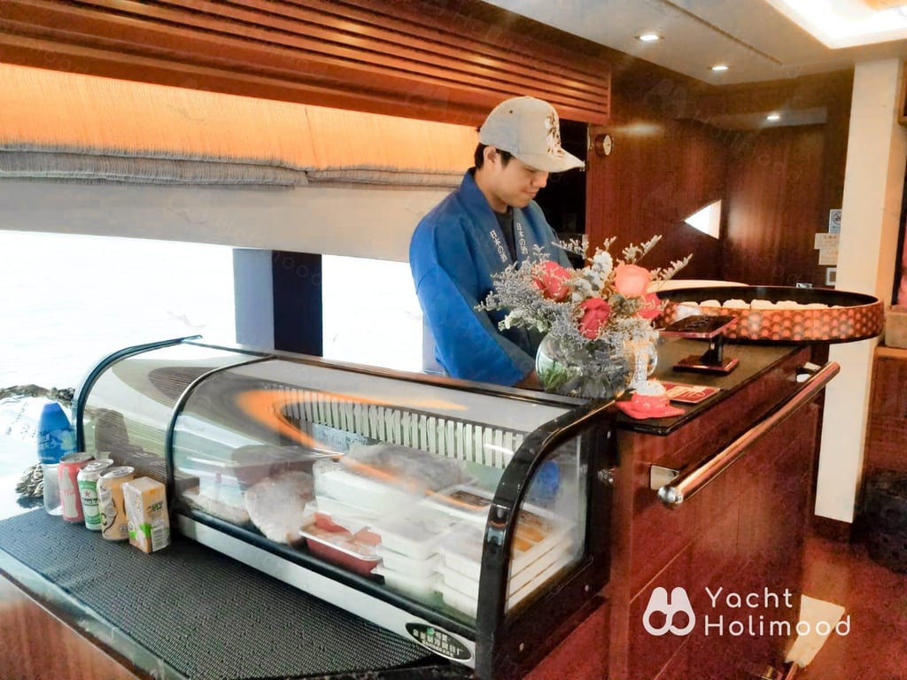 ME01 Tailor-made 92-Fleet Luxury Yacht service (with 6 Staff Members Serving) 58