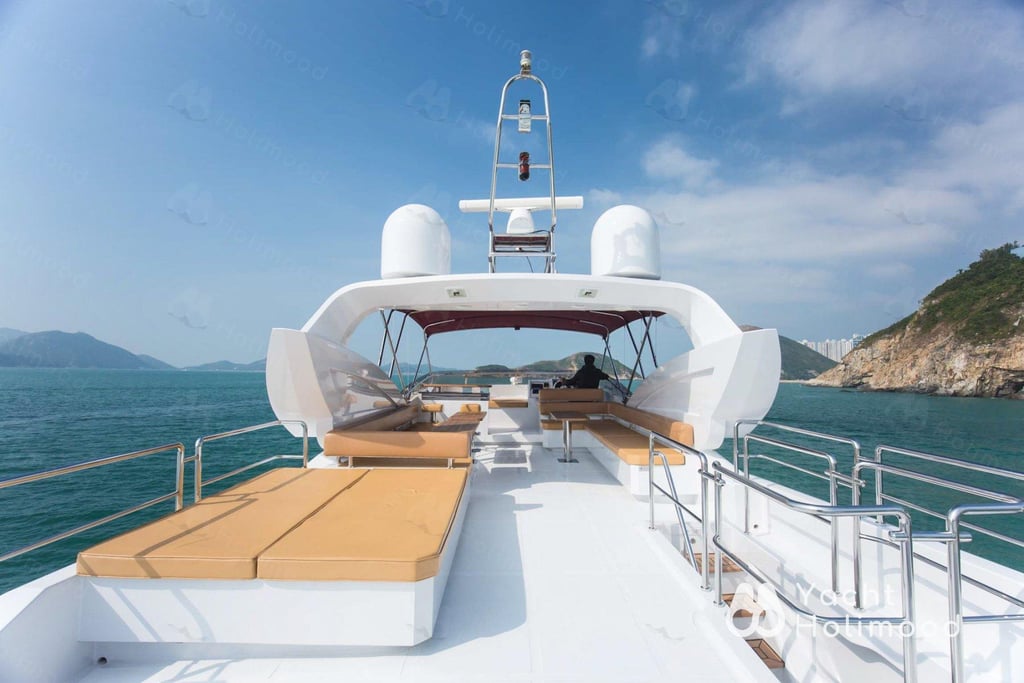 ME01 Tailor-made 92-Fleet Luxury Yacht service (with 6 Staff Members Serving) 46