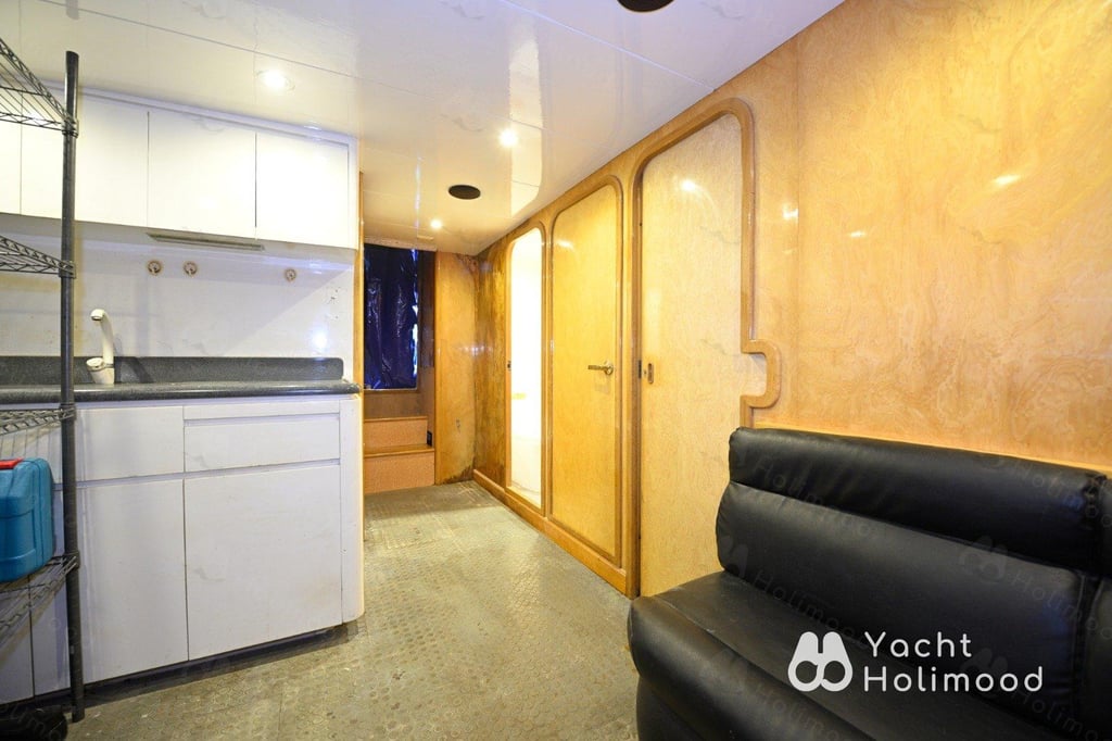 AD02 Western Cruiser Day Charter (Optional BBQ/Floating mats/ Inflatable slide/ Water trampoline) 9