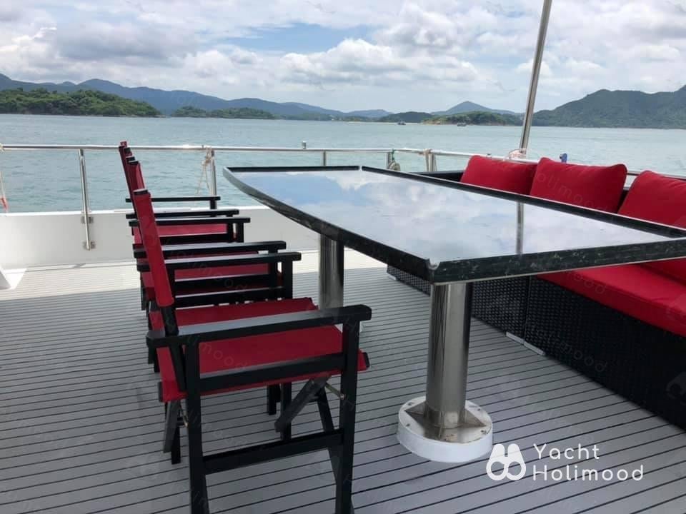 RW03 Sai Kung Day Charter Cruiser with Free Water Activities 6