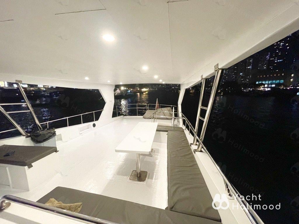 MZ01 City Night Charter Cruiser  10