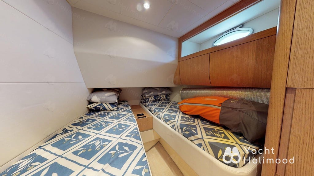 NW04 City Day Charter Luxury Yacht 13