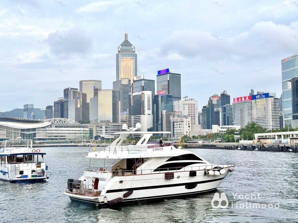 IE02 大型豪华西式游艇套餐 (户外梳化区, 可加选海上泳池) 2