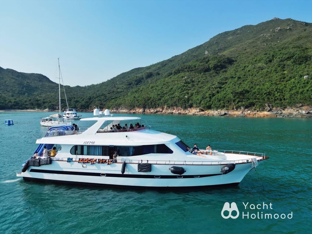 KY01 Jumbo Party Boat Day Rental (With Bar Table, Reheat Facilities) 1