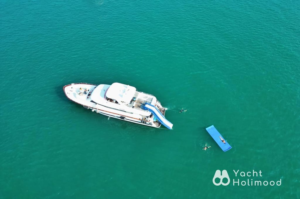 KY01 Jumbo Party Boat Day Rental (With Bar Table, Reheat Facilities) 4