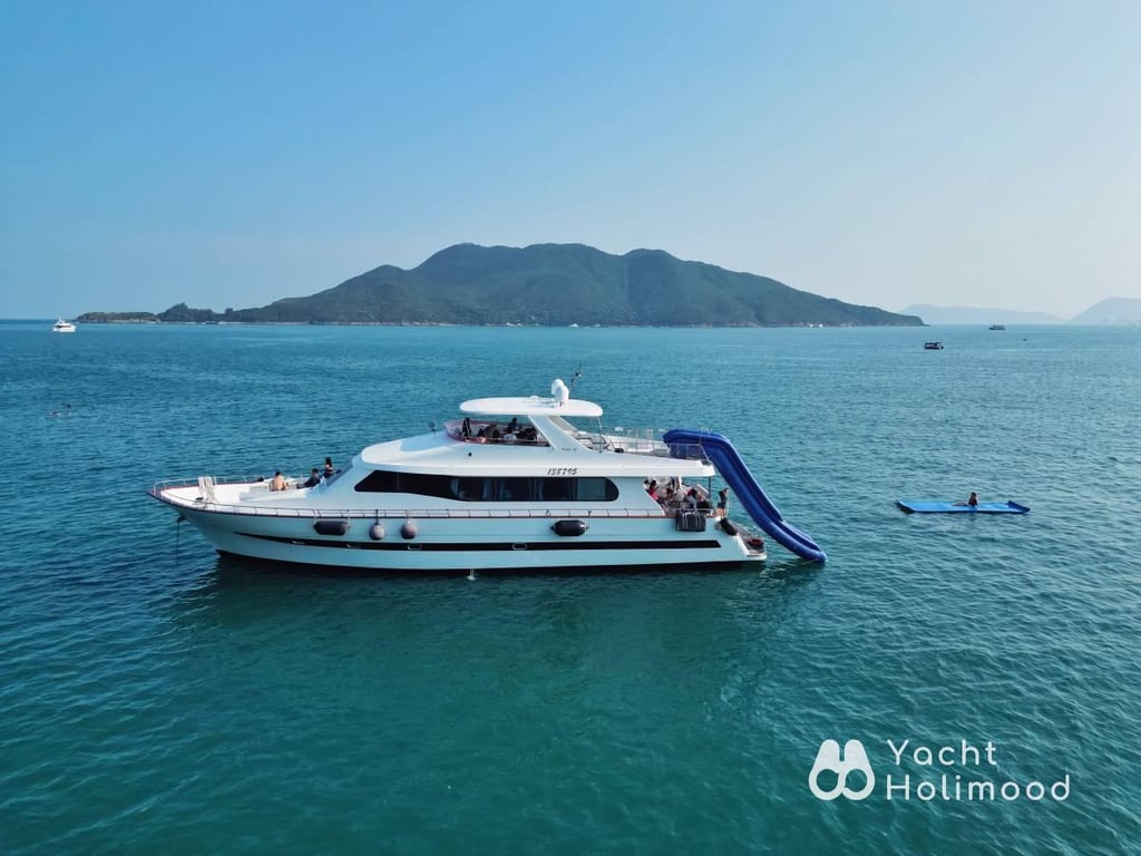 KY01 Jumbo Party Boat Day Rental (With Bar Table, Reheat Facilities) 3