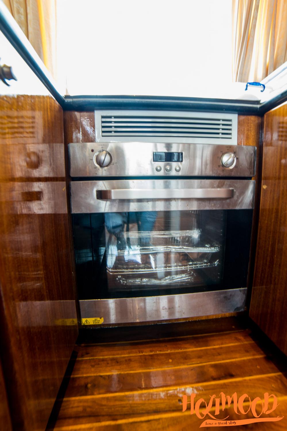 KY01 Jumbo Party Boat Day Rental (With Bar Table, Reheat Facilities) 18