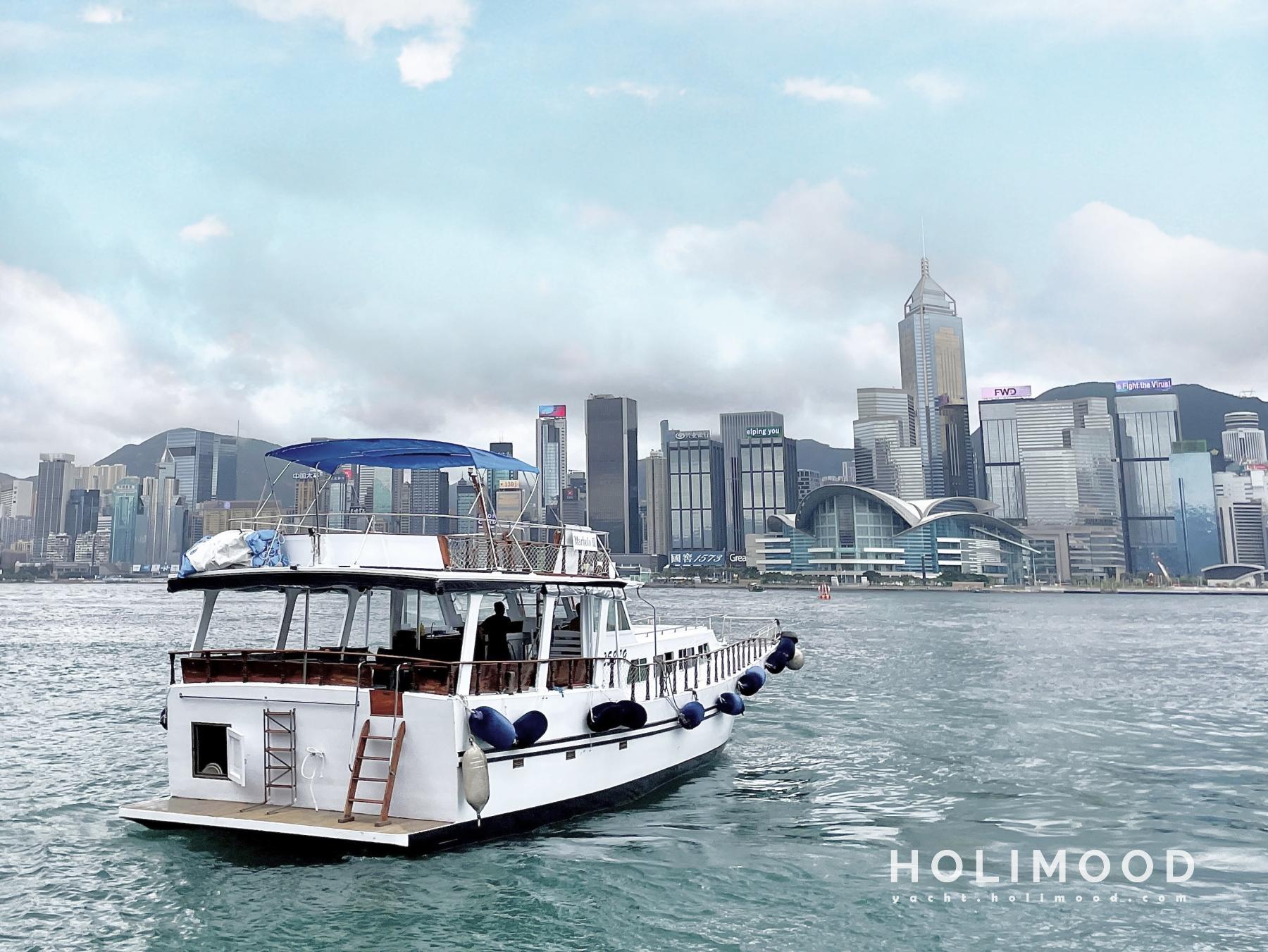 LT01 Pick up & drop off at Victoria Harbour , Spacious, from $428/ppl Boat Party All Inclusive Package (recommended for weekdays) 3