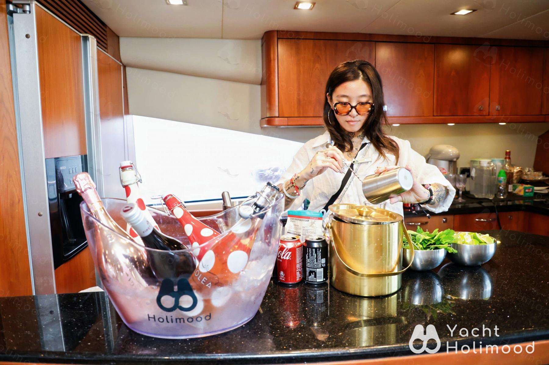 SL06 【彈性任選】豪華英式遊艇4/8小時任選 38